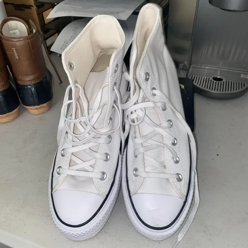 Size 8.5 - Converse Chuck Taylor All Star Platform High White 560846F - Picture 3 of 5